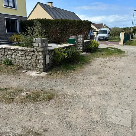 Le Grand Refuge De * Surtainville